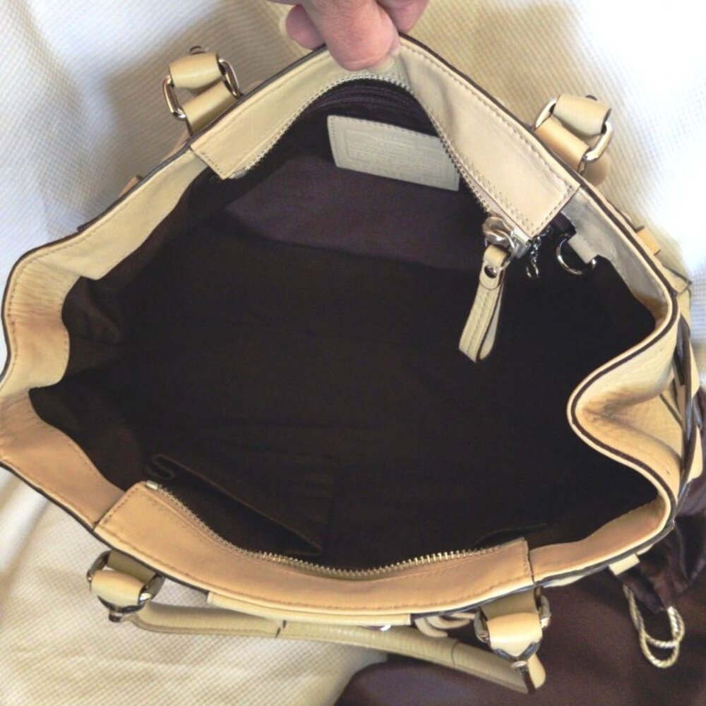 Coach Hamptons Pebbled Leather Medium Carryall Satchel in Sand/Silver, EUC - Picture 3 of 15
